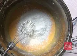 Illustration of how to make eight-inch chiffon cake 6