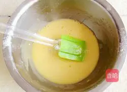 Illustration of how to make six-inch chiffon cake 1