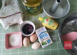 Cranberry Illustration of how to make berry hollow chiffon cake 1