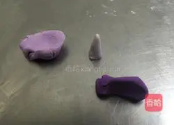 Illustration of making homemade fondant cake 7