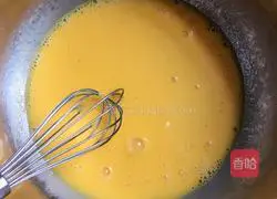 Illustration of how to make raisin cake roll 4