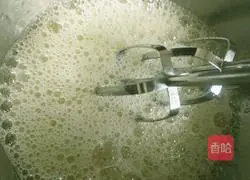 Green Illustration of how to make chiffon cake 8