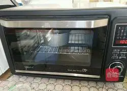 Illustration of how to make eight-inch chiffon cake 10