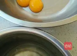 Illustration of how to make two-color cake rolls 1