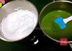 Illustration of Matcha Chiffon Cake 7