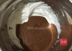 Six-inch cocoa chiffon cake Practice illustration 11