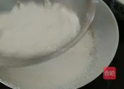 Illustration of how to make chiffon cake 3