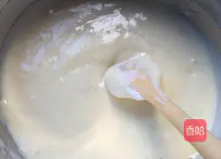 Illustration of how to make cream jam cake roll 4