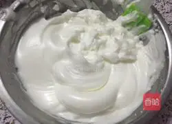 Illustration of how to make chiffon cake 11