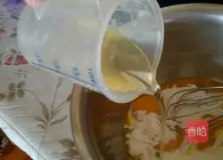 Illustration of how to make eight-inch chiffon cake 5