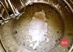 Illustration of how to make chiffon cake 7