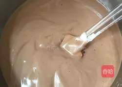 Illustration of how to make eight-inch cocoa chiffon cake 9