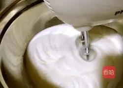 Red Velvet Chiffon Cake Recipe Illustration 3