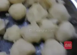 Illustration of how to make pan-fried potato pancakes 6