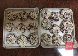 Illustration of how to make purple sweet potato pancakes 6