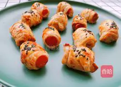 Illustration of how to make hand cake ham rolls 7