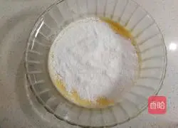 Illustration of making glutinous rice flour striped chiffon cake 4