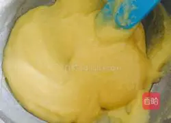 Illustration of how to make six-inch yogurt chiffon cake 7