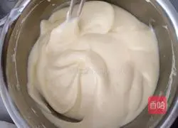 Illustration of how to make chiffon cake 8