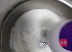 Illustration of how to make chiffon cake 6