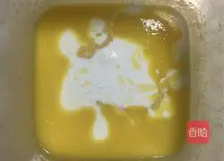 Illustration of how to make raisin cake roll 4