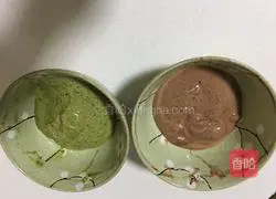 Illustration of how to make polka dot cake rolls 10