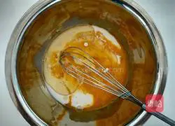 Illustration of how to make rolled banana cake 6