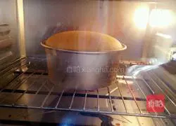 Illustration of how to make a six-inch chiffon cake 6