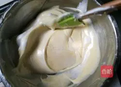 Oreo Salted Cream Drip Cake Recipe Illustration 6