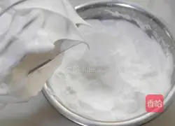 Illustration of how to make raisin jam cake roll 7