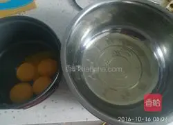 Illustration of how to make eight-inch chiffon heart-shaped cake 2