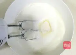 Coconut Cake Roll Recipe Illustration 9