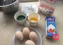 Illustration of how to make spinach juice cake roll 1