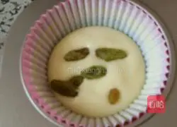 Illustration of how to make chiffon cupcakes 10