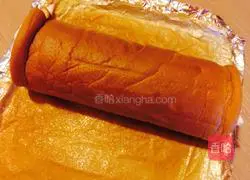 Illustration of how to make cream hand-rolled cake 13