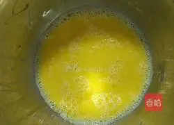 Illustration of how to make raisin cake roll 4