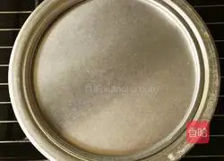 Illustration of how to make eight-inch chiffon cake 14