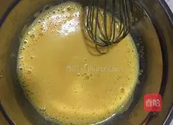 Illustration of how to make eight-inch chiffon cake 5