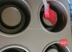 Illustration of how to make orange cream fruit cup cake 13