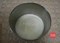 Illustration of how to make jam cake roll 5