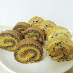Sesame potato mashed cake roll