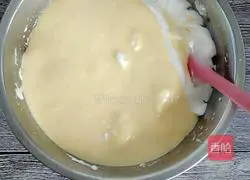 eight Illustration of how to make chiffon cake 12