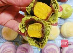 Illustration of how to make spiral egg yolk cake 26