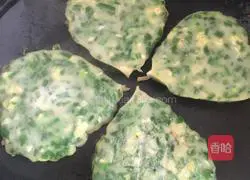 Illustration of how to make chive egg pancake 4