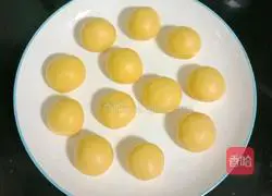 Illustration of how to make coconut pumpkin cake 7