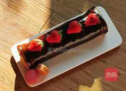 Chocolate Strawberry Cake Roll Recipe Illustration 9