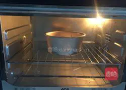 Illustration of how to make chiffon cake 8