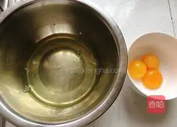 Illustration of how to make six-inch sponge cake 3