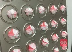 Illustration of how to make colorful marin candy 9