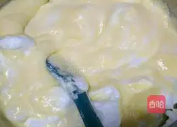 Illustration of how to make pumpkin onion and meat floss cake rolls 8